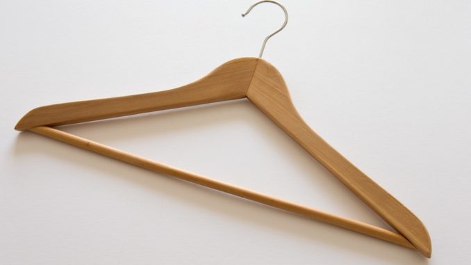 clothes-hanger-429279_960_720