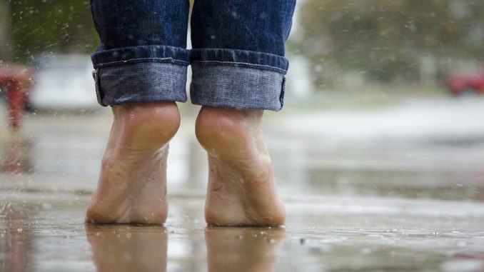 barefoot-1835661_960_720
